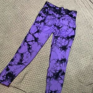 XL BOOTY SCRUNCH LEGGINGS PURPLE TYE DYE